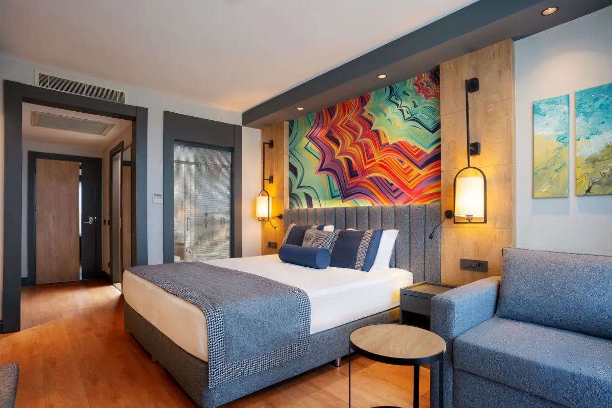 Senior Land View Room